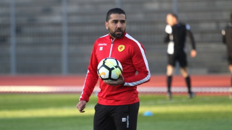 مدرب جزائري آخر سيحضر وقائع “كان” 2019