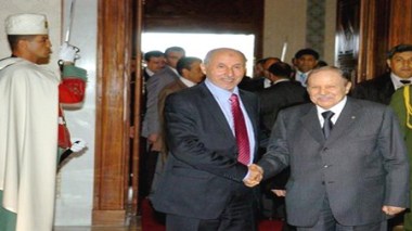 M. Bensalah offre un dîner en l’honneur du président du CNT libyen