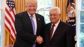 هذا ما فعله مسؤول أمريكي بارز خلال زيارة عباس لترامب