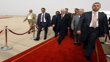 La Libye “regrette” la décision du président palestinien de reporter sa visite