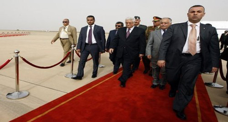 La Libye “regrette” la décision du président palestinien de reporter sa visite