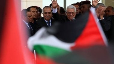 Abbas, de retour à Ramallah, ne négociera pas sans un gel de la colonisation
