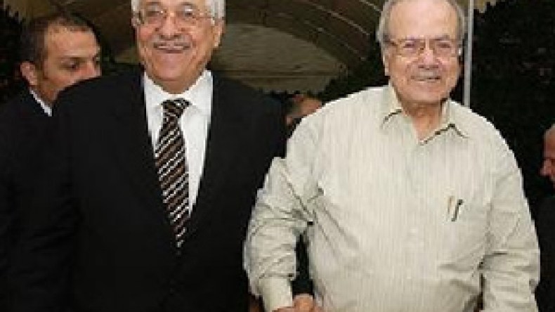 وساطة قطرية عاجلة لرأب الصدع بين عباس والقدومي