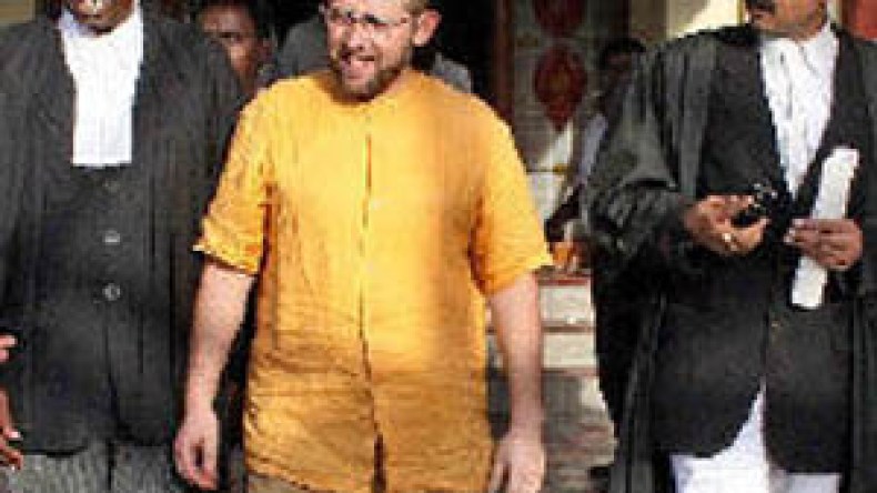 الأمن الهندي يفرج على نجل عباسي مدني