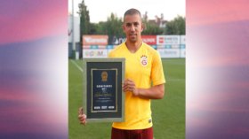 جائزة فخرية لـ “فيغولي”