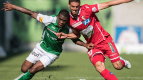 4 لاعبين محليين يظفرون بعقود احترافية بأوروبا