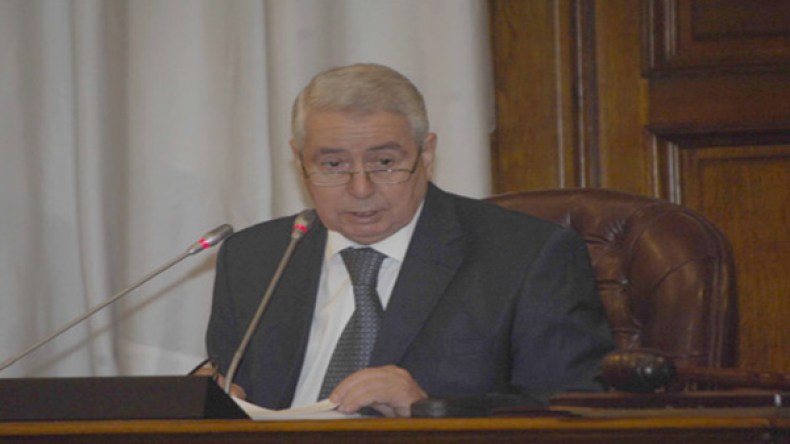 بن صالح يطالب بصلاحيات أوسع للبرلمان في الدستور المقبل