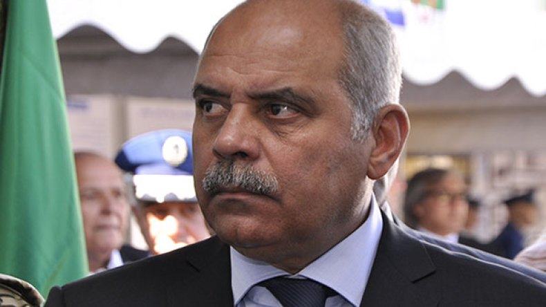 خادمة تسطو على كميات ذهب ببيت الوزير والي