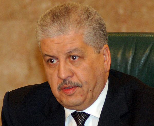 Les binationaux peuvent revenir en Algérie avec la CNI et sans visa