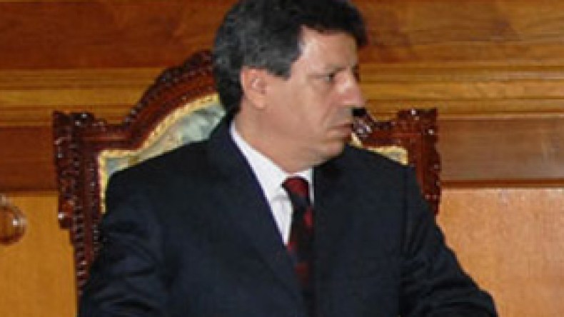 السفير الليبي في الجزائر يطلب اللجوء السياسي  رسميا