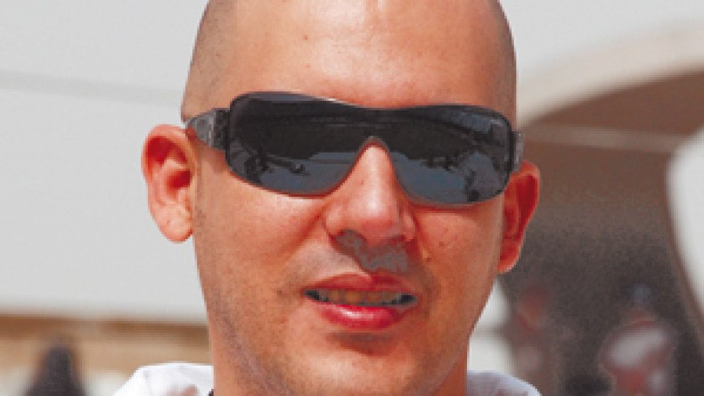 “أسسنا جمعية ستمنح تأشيرات لاستقدام المطربين الأجانب”