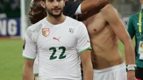 عبدون  يلعب  أول  مبارا  ة  له  مع  ” الخضر ” و مغني  يدخل  الكان