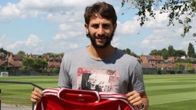 عبدون يوقع رسميا لثلاثة مواسم مع نوتينغهام فوريست