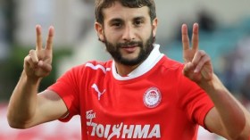 جمال عبدون في طريقه نحو فيريا اليوناني