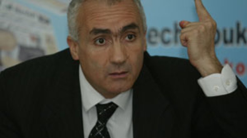 الحكومة تسحب اعتماد مراسلي “رويترز” ووكالة الأنباء الفرنسية