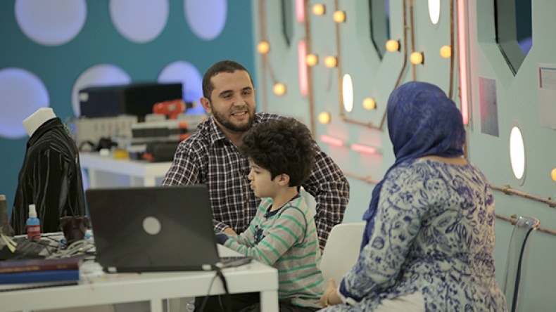 جزائري يخترع قميصا ذكيا لتهدئة أطفال التوحُّد