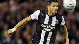 مدرب نادي‮ ‬نيوكاسل‮: بإمكان عبيد أن‮ ‬يلعب دورا هجوميا مستقبلا‮ ‬