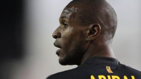 زوجة أبيدال الجزائرية تؤكد تعافيه بشكل جيد