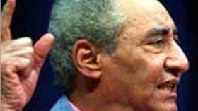 عبد الرحمن الأبنودي يهاجم مبارك في قصيدة “الميدان”