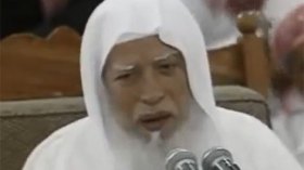 مَن وراء إشاعة وفاة العالم أبو بكر جابر الجزائري؟