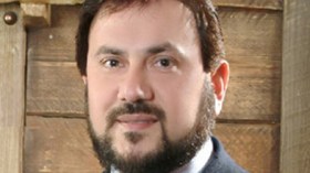 المنشد  السوري  أبو  راتب  مهدد  بـ  23  سنة  سجنا