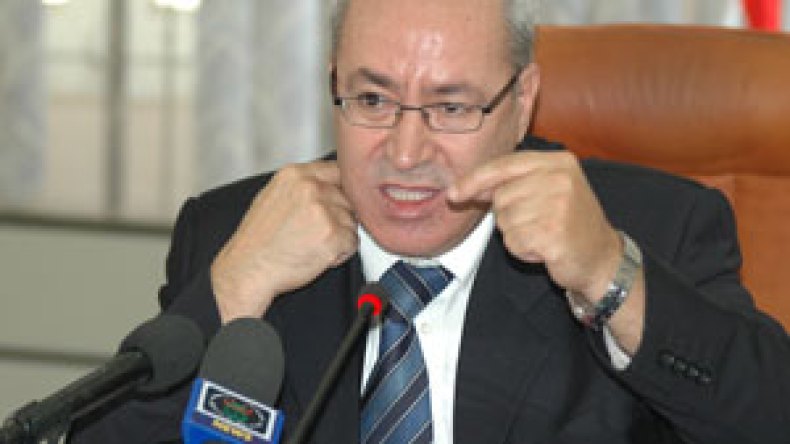 “بعض النقابات مثل سائق الحافلة أو البستاني وسنقف لها بالمرصاد”