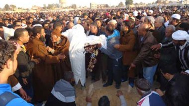 Une foule nombreuse rend un dernier hommage à Saâdallah