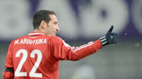 الجزائريون يتضامنون مع النجم محمد أبوتريكة