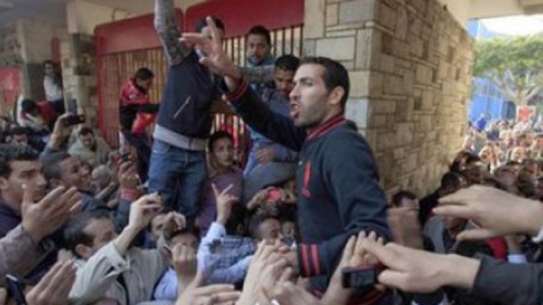 أبو تريكة حزين لسقوط الإخوان وأحمد حسن يقود مظاهرات الانقلاب