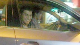 أبوتريكة يتجول مع سعيود بسيارته في شوارع مصر