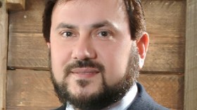 المنشد‭ ‬أبو‭ ‬راتب‮.‬‭..‬‮ “‬وهران‭ ‬ليست‭ ‬مدينة‭ ‬للراي‭ ‬وفقط‮”‬‭!‬