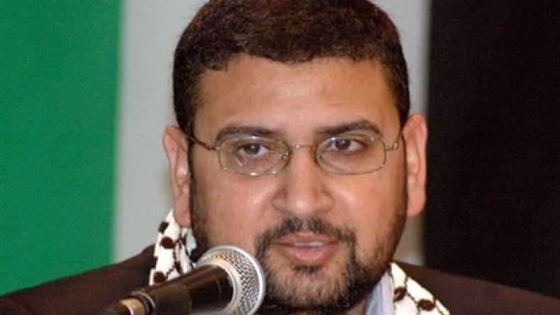 حماس: “كيري غير مرحّب به وعباس غير مفوّض لمفاوضة إسرائيل”