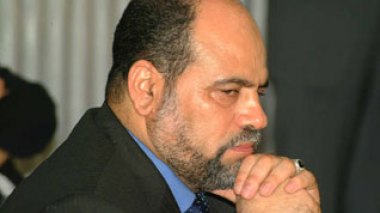 Algeria : party leader assaulted by his opponent