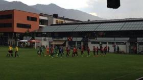 إجتياح الجمهور للملعب في مباراة ليل والصهاينة انتصارا لفلسطين