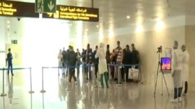 وصول آخر دفعة من الرعايا الجزائريين العالقين بالإمارات العربية لمطار الجزائر الدولي