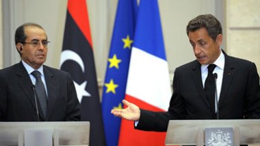 Conférence sur la « Libye nouvelle » à Paris, mais Kadhafi veut « résister »