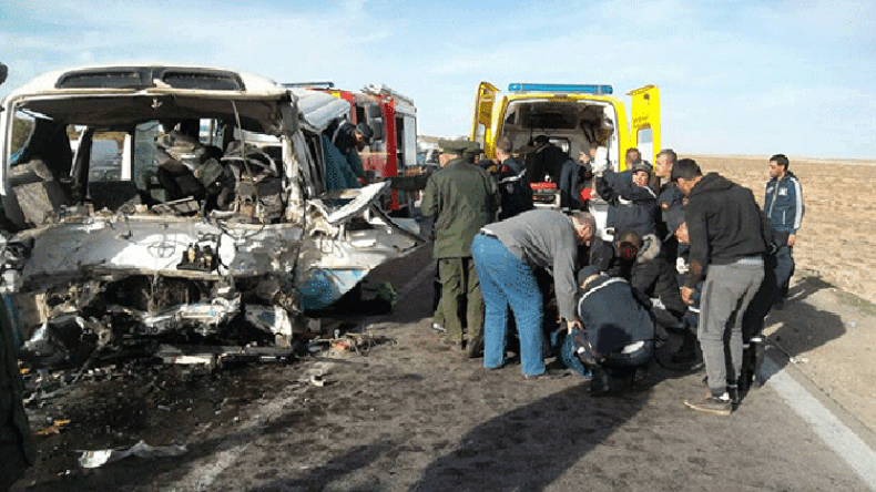 3 قتلى و6 جرحى في اصطدام سيارتين بالجلفة