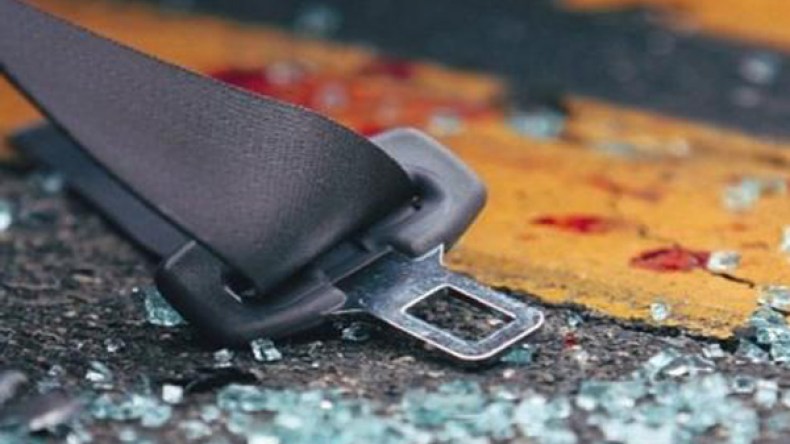 غاضبون يقلبون حافلة تسبب سائقها في مقتل طفلة بباتنة