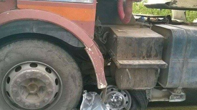 مصرع سيدتين في اصطدام سيارة بشاحنة في غليزان