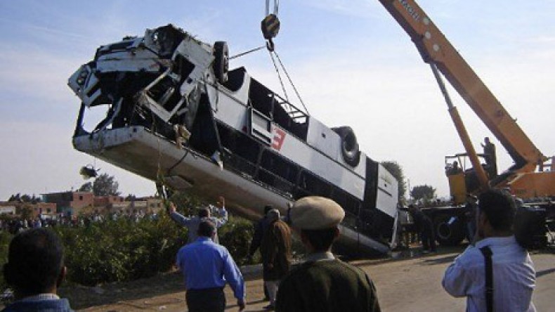 مصرع 15 مجندا مصريا وإصابة 35 آخرين في حادث مرور