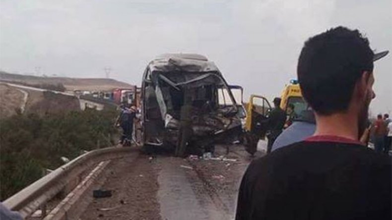 14 جريحا في اصطدام حافلة بشاحنة في بميلة