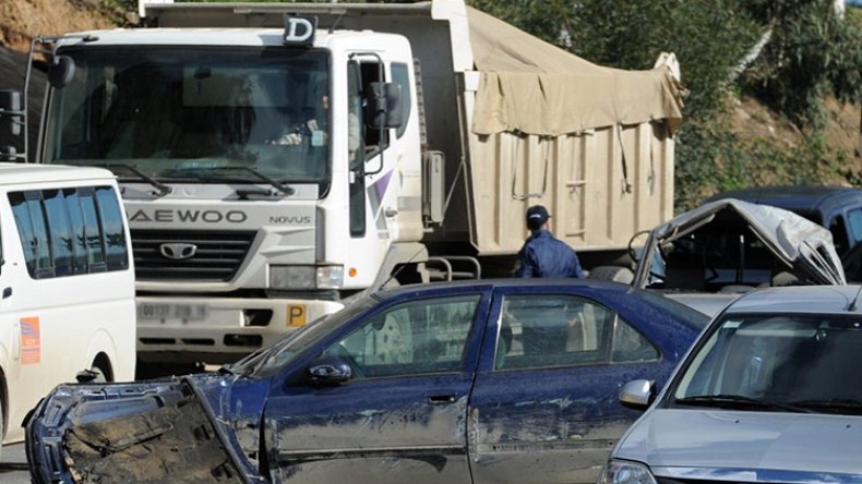 خبير جزائري يعد دراسة من 3000 صفحة للتخفيف من حوادث المرور