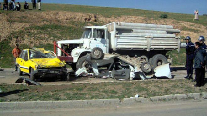 قتيلان و 25 جريح في حادث مرور بإيليزي