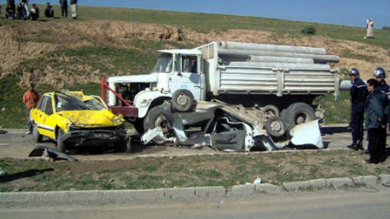 قتيلان و 25 جريح في حادث مرور بإيليزي