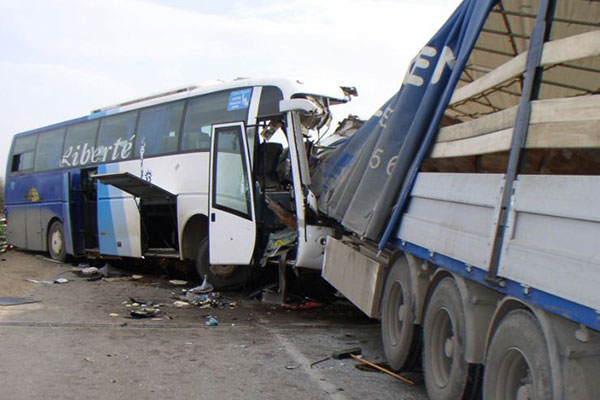 Carnage à Djelfa: 9 morts dans un accident de circulation