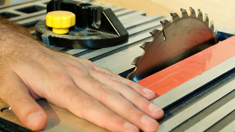 7.5 مليار تعويضات.. وجديدنا التأمين عن السفر والحوادث بـ 2000 دج