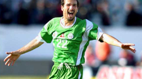 المصريون يسترجعون ذكريات أشيو “الحرامي”.. ويبكون رحلة “الفراعنة” في تونس