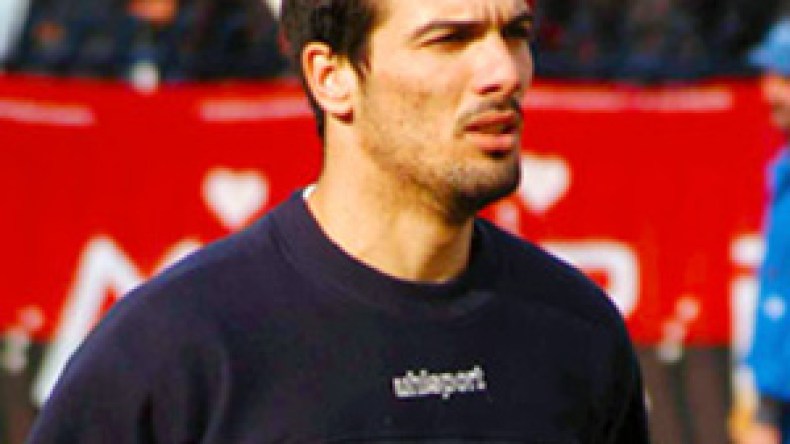 آشيو‮ ‬مؤهل‮ ‬رسميا‮ ‬في‮ ‬اتحاد‮ ‬الجزائر