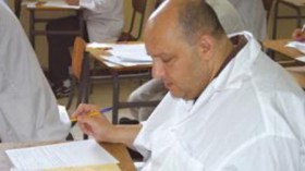 عاشور عبد الرحمان كان زبونا مدللا للبنك يسحب الأموال بلا محاسبة