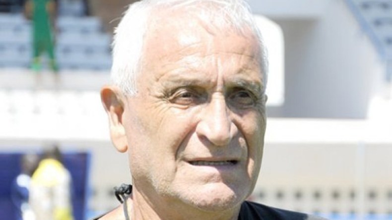 أكورسي مهدد بالإقالة من تدريب العلمة